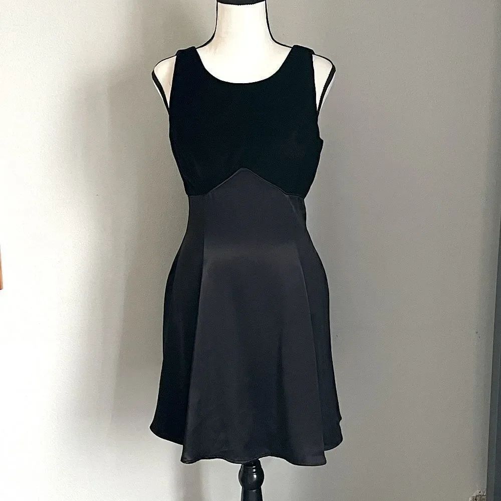 Vintage (1993) Jessica McClintock Black Sleeveless Dress. Size 7/8.